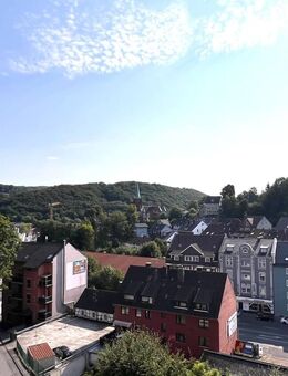 Sofort einziehen oder vermieten! Frisch renovierte 2-Zimmer ETW mit Weitblick, Balkon und Stellplatz - Ennepetal (Stadt der Kluterhöhle)