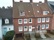 Laga, Lage, Lage! Zentral gelegenes Mehrfamilienhaus mit 2 Wohneinheiten und Garten in Delftnähe - Emden