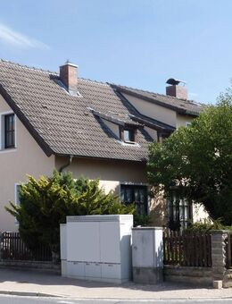 Großzügiges Einfamilienhaus in zentraler Lage von Strullendorf - Strullendorf