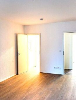 ++ RENOVIERTES APPARTEMENT NAHE KLINIKUM ++ - Solingen (Klingenstadt)