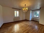 Schöne 4-Zimmer-Wohnung mit großem Garten, Wintergarten und Terrasse in Erlangen - Erlangen