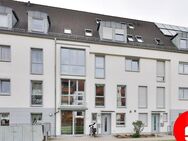 Wohnen im Haus in Haus mit Terrasse u. zwei Kfz-Stellplätzen - Nürnberg