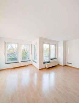 Elegant wohnen: Sonnige Etagenwohnung mit Einbauküche und großzügigem Grundriss - Magdeburg