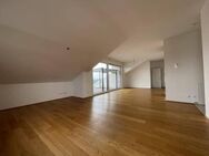 * Penthousewohnung mit großer Dachterrasse * - München