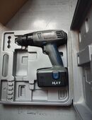 Akubohrmaschine, Bohrmaschine mit der Werkzeugkiste ohne Ladegerät in 50667