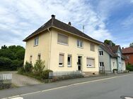 Vermietetes Mehrfamilienhaus mit 4 Wohneinheiten, Garten, zusätzlichen Bauplatz und PKW-Stellplätzen - Coburg