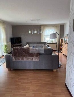 Reserviert: Schöne große Erdgeschosswohnung mit Balkon+Garage - Bad Zwesten