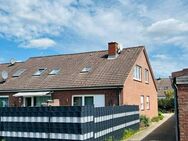 Charmantes Reihenendhaus mit sonnigen Garten in Sackgasse mit 3 Garagen und Außenstellplatz - Melbeck