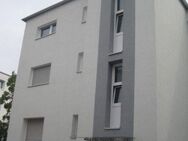 Top Lage! Sanierte/Renovierte großzügige 2-Zimmer-Wohnung mit Balkon - Frankfurt (Main)