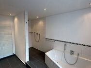Freundliche 2-3 Raum-Wohnung mit begehbarer Dusche und Einbauküche (o. Elektrogeräte) in Egelsbach - Egelsbach
