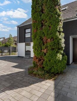 Geräumiges Einfamilienhaus mit Einliegerwohnung und großem Garten - Mörfelden-Walldorf