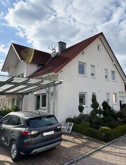 Wohnhaus mit Doppelgarage Carport Einliegerwohnung - Freihung