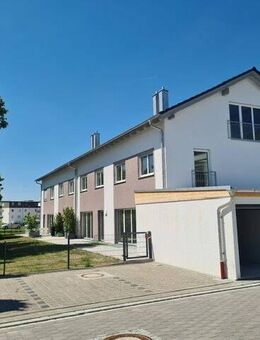 - Neubau - herrliches Reiheneckhaus mit schönem Gartenanteil - Bad Aibling