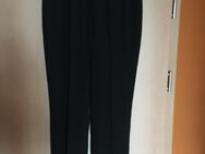 Schwarze Damen Hose mit Bundfalten Gr. 44 - Lichtenfels Zentrum