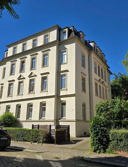 Gemütliche sonn. kl. 2,5 DG-Mais.-Wohnung mit EBK in ruhiger Lage v. Dresden-Löbtau - Dresden