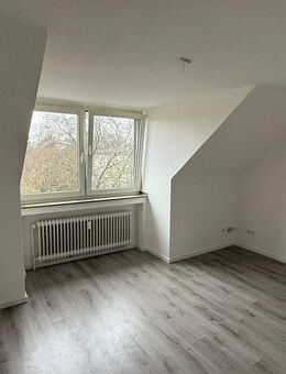 Sehr schöne renovierte 2 Zimmer Wohnung in Duisburg zu vermieten - Duisburg