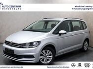 VW Touran, Comfortline, Jahr 2021 - Wardenburg