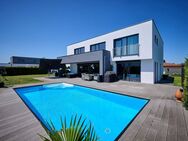 Exklusives Zuhause für Familien: Pool, Grundwasserwärmepumpe, Solarthermie & Effizienzklasse A+ - Parkstetten