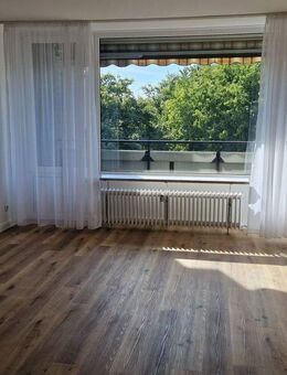 Moderne und top geschnittene Wohnung über den Dächern von Rheydt direkt am Schmölderpark gelegen, großer Balkon ! - Mönchengladbach