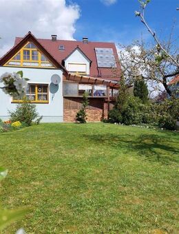 Idyllisch gelegenes Haus mit tollem Garten & Garage, perfekt für Handwerker! - Oberdachstetten