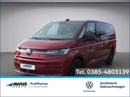 VW T7 Multivan, 2.0 TDI Multivan Life LÜ 110kW, Jahr 2023 - Schwerin