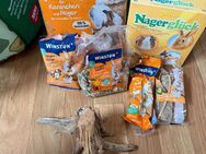 Verk. Zwerg Hamster Tunnel , Transportboxe und Rest Futter , Heu usw - Duckow