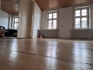Komplettpaket:Vollvermietetes Fachwerkhaus, 4 Wohnungen + 2 Gewerbe + denkmalgeschütztes Hinterhaus! - Holzminden