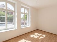 SONNIGE AUSSICHTEN // 55 m² Wohnraum mit Balkon, separater Küche & Fußbodenheizung - Wurzen