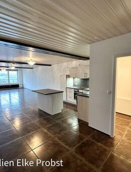 Großzügige Wohnung mit Balkon und Weitblick über Waldmünchen - Waldmünchen