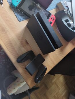 Nintendo Switch V1 mit Dockingstation - Essen