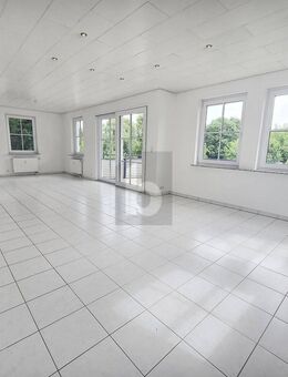 HELL, NEUWERTIG MIT TOLLEM SCHNITT - Leutenbach (Baden-Württemberg)