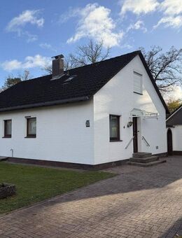 Attraktives Einfamilienhaus mit Keller, Süd- West Terrasse und Garage in ruhiger Ortslage - Mölln (Schleswig-Holstein)