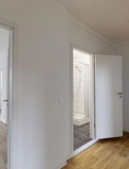 Erstbezug nach Renovierung - mit Dusche ab sofort! - Halle (Saale)