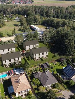 Neubau-Doppelhaus in Bernau - Inkl. Fußbodenheizung, Terrasse, Grundstück, zwei Stellplätzen usw. - Bernau (Berlin)