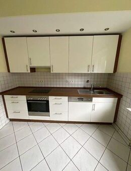 Moderne 2,5-Zimmer-Wohnung in Gelsenkirchen mit Einbauküche und Garten - Gelsenkirchen