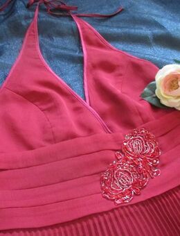 NEU * Sexy * Pailetten * Stickerei * Seiden- Chiffon * Marilyn Monroe * Pliseè * Cocktail * Neckholder * Bustier * Kleid ''APART'' Gr. 34/ XS bordaux- dunkel- wein- rot * - Riedlingen