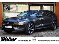Volvo V60, Cross Country D4 AWD PRO beige, Jahr 2019 - Berlin