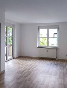 1-Zimmer-Wohnung mit Loggia - ruhig im Grünen! - Plauen