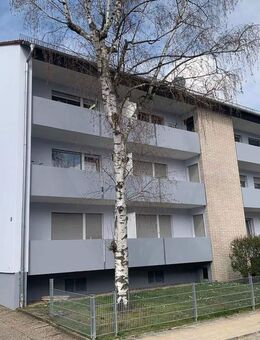 Frisch renovierte Dachgeschosswohnung inkl. Einbauküche - Stein (Bayern)