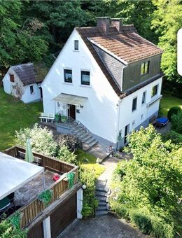 SCHADE IMMOBILIEN - Ruhe pur! Zweifamilienhaus im Außenbereich von Herscheid. - Herscheid