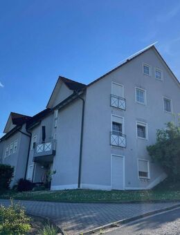 Schöne 2,5-Zimmer-Maisonette-Wohnung mit Einbauküche und Tageslichtbad - Untersteinach
