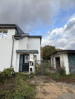 Fast fertiges Neubauhaus mit 2 Wohneinheiten & Stellplätzen in Köln - Köln