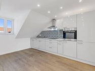 IMMOSPACE *** Schöne 1 ZKB Dachwohnung in perfekter Lage *** - Augsburg