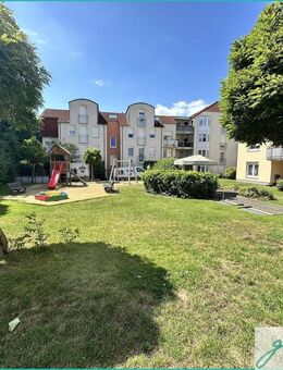 Schöne, zentral gelegene Dachgeschosswohnung mit Loggia und Tiefgaragenstellplatz in Unna - Unna