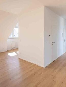 Für Singles, Paare oder kleine Familien: 3-Zimmer-Dachgeschosswohnung mit Loggia - Memmingen