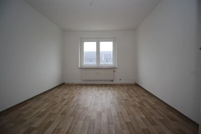 **Stabile und CO² neutrale Heizkosten!!! Neu renovierte 4-Zimmer-Wohnung zu vermieten**