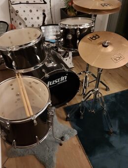 Verkaufe Justin Schlagzeug 4 Jahre alt - Berlin