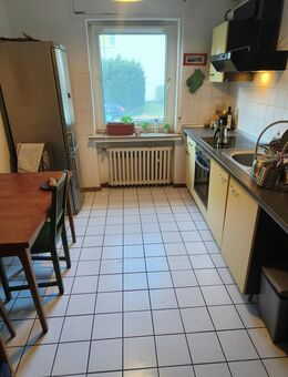 Großes Zimmer in 3er WG zu vermieten - voll möbliert - für mindestens 3 Monate zur Zwischenmiete - Bonn Hochkreuz