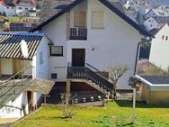 Attraktives Zweifamilienhaus in Waldrandlage in Gelnhausen-Roth - Gelnhausen