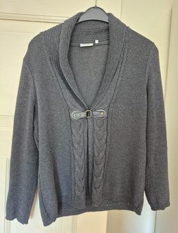 Strickjacke in Grau Größe M - Bohmte